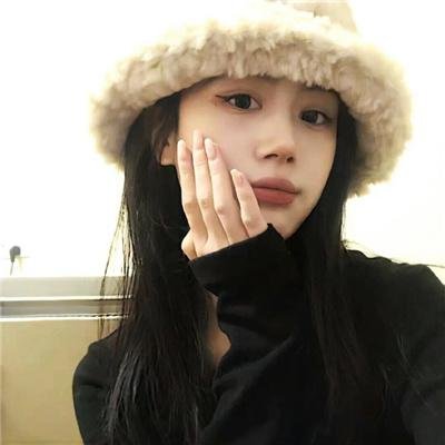 想踢沉迷男的女人